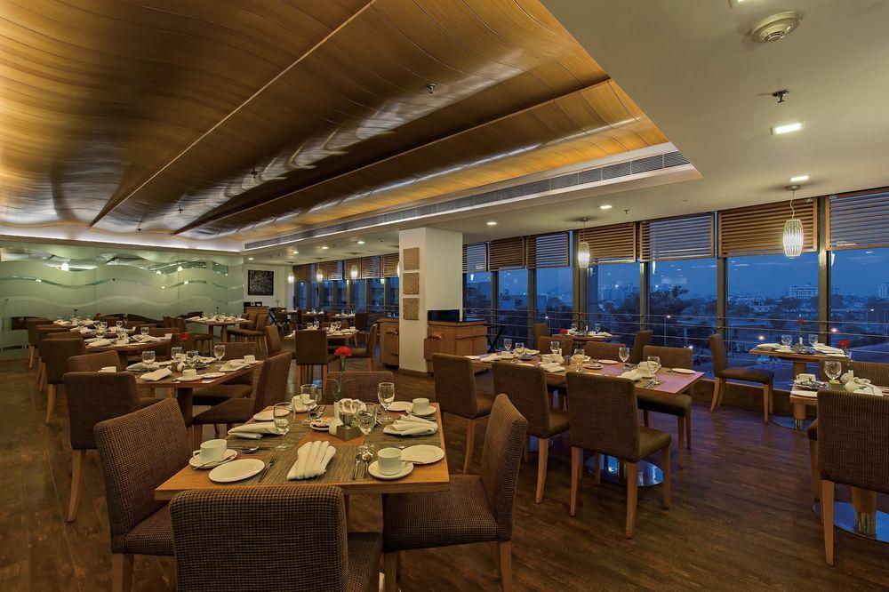 Sunday Hotel ג'איפור מראה חיצוני תמונה